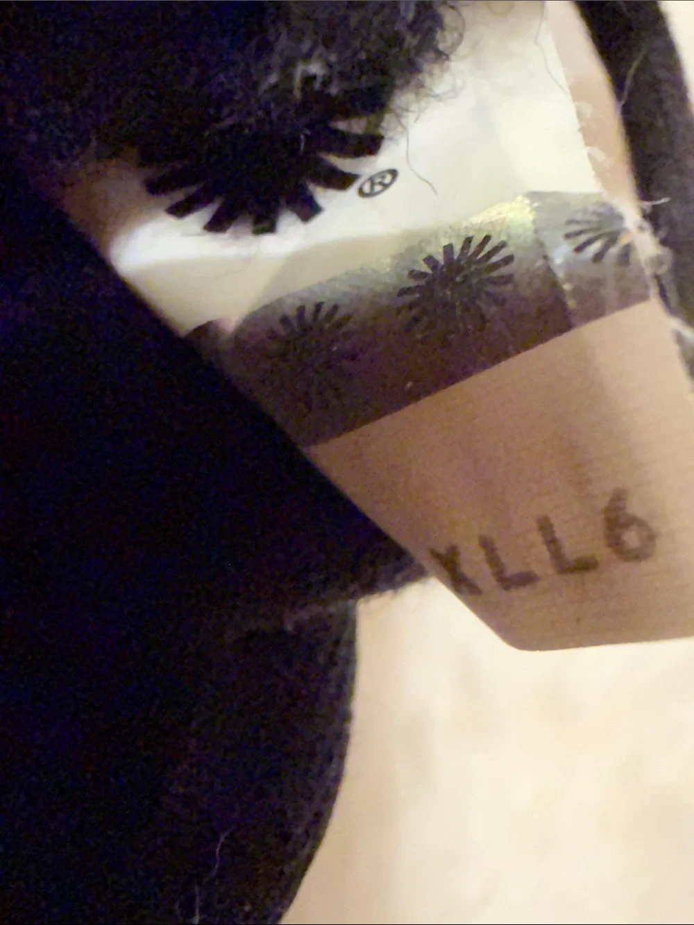 EUC* UGG Neumel II Graphic Stitch sz 2